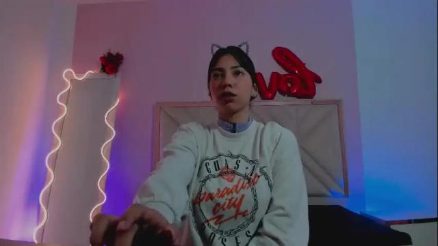 Image 4 of hollie_tay Stream on Chaturbate on 22 days ago