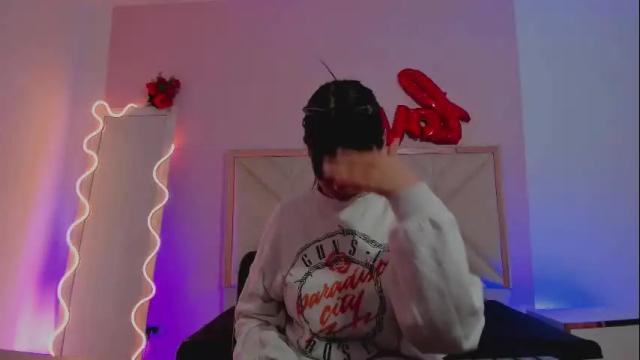 Image 6 of hollie_tay Stream on Chaturbate on 22 days ago