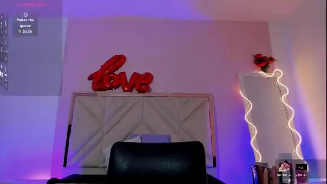 Image 2 of hollie_tay Stream on Chaturbate on 17 days ago