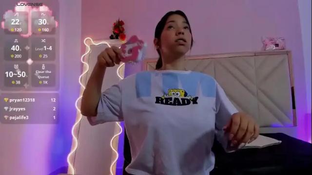 Image 3 of hollie_tay Stream on Chaturbate on 8 days ago
