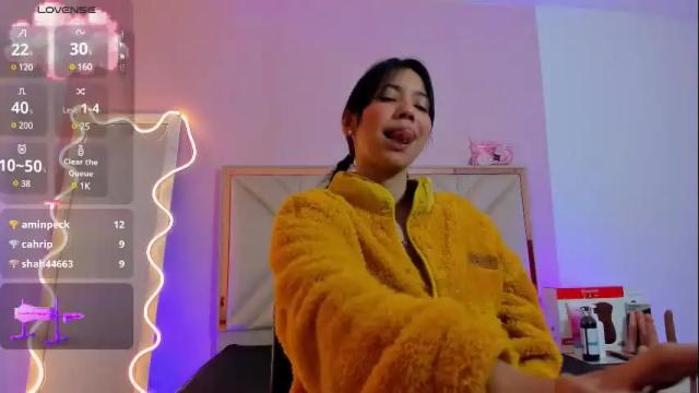 Image 8 of hollie_tay Stream on Chaturbate on 6 days ago