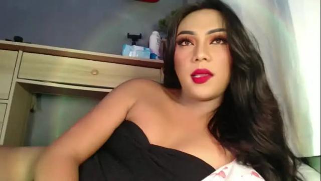Image 3 of holliescarlet Stream on Chaturbate on 22 days ago