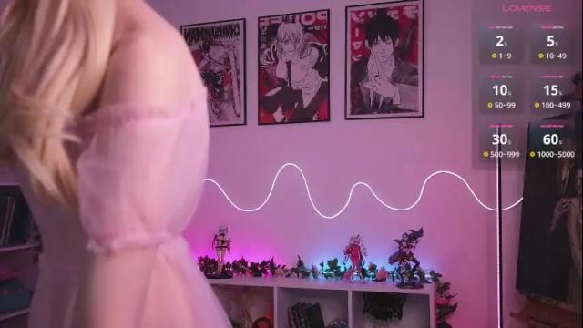 Image 2 of holliwould_ Stream on Chaturbate on 1 month ago