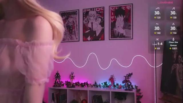 Image 4 of holliwould_ Stream on Chaturbate on 1 month ago