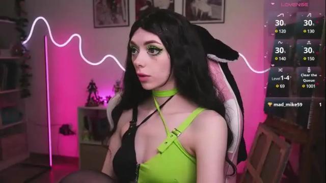 Image 2 of holliwould_ Stream on Chaturbate on 1 month ago