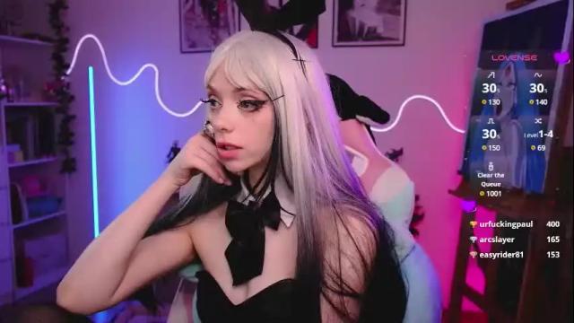Image 12 of holliwould_ Stream on Chaturbate on 1 month ago