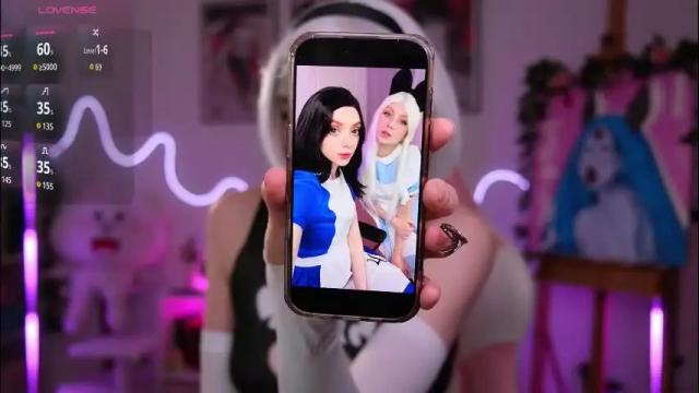 Image 4 of holliwould_ Stream on Chaturbate on 5 months ago