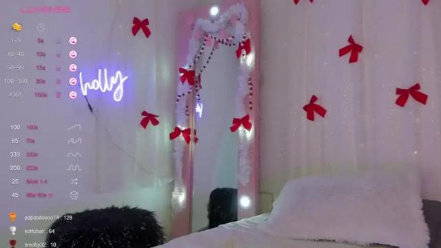 Image 11 of holly_444 Stream on Chaturbate on 16 months ago