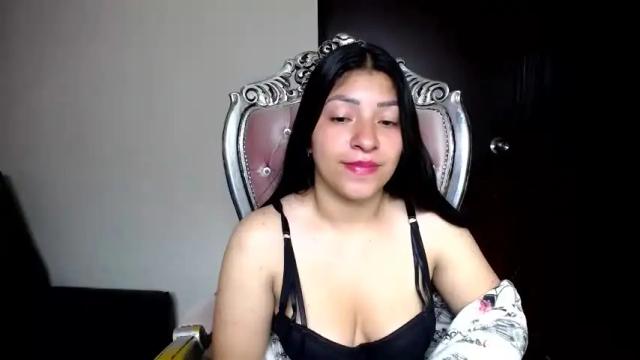 Image 4 of holly__20 Stream on Chaturbate on 1 month ago