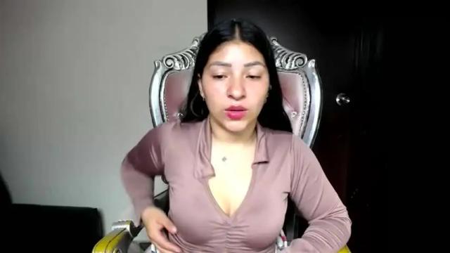 Image 3 of holly__20 Stream on Chaturbate on 1 month ago