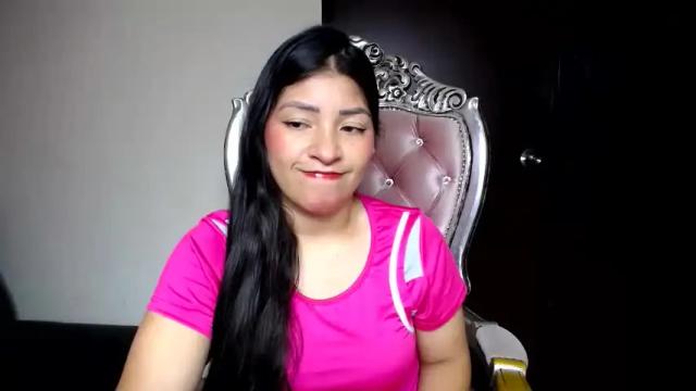 Image 2 of holly__20 Stream on Chaturbate on 1 month ago
