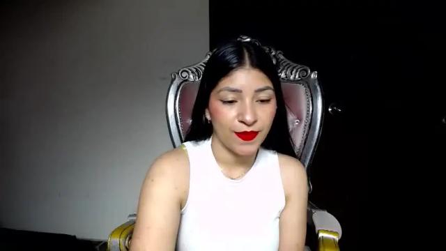 Image 12 of holly__20 Stream on Chaturbate on 28 days ago