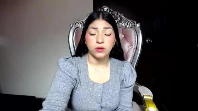 Image 10 of holly__20 Stream on Chaturbate on 27 days ago