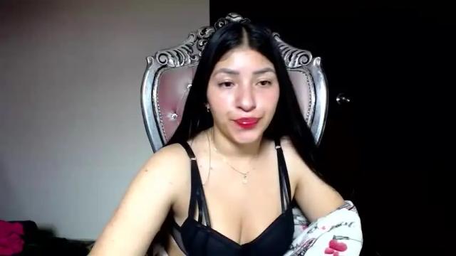 Image 10 of holly__20 Stream on Chaturbate on 19 days ago