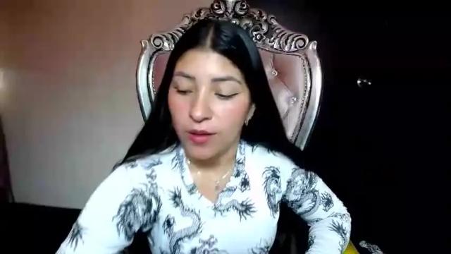 Image 6 of holly__20 Stream on Chaturbate on 14 days ago