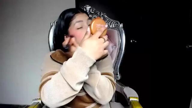 Image 2 of holly__20 Stream on Chaturbate on 2 days ago