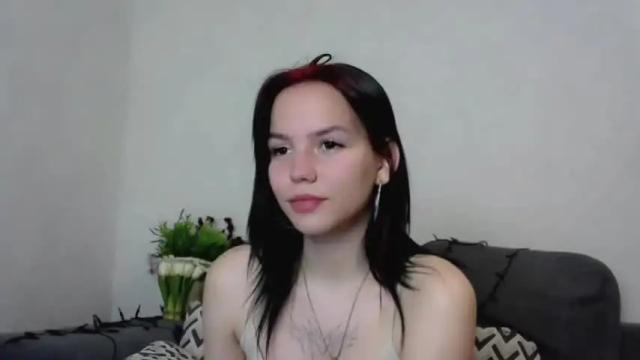 Image 10 of holly_baby_x Stream on Chaturbate on 14 months ago