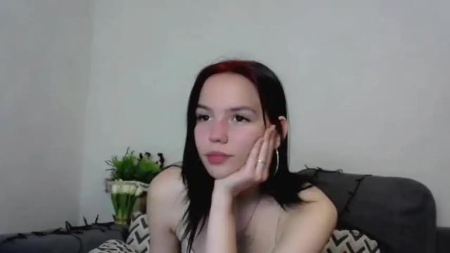 Image 7 of holly_baby_x Stream on Chaturbate on 14 months ago