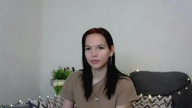 Image 10 of holly_baby_x Stream on Chaturbate on 13 months ago