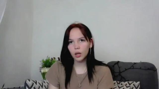 Image 7 of holly_baby_x Stream on Chaturbate on 13 months ago