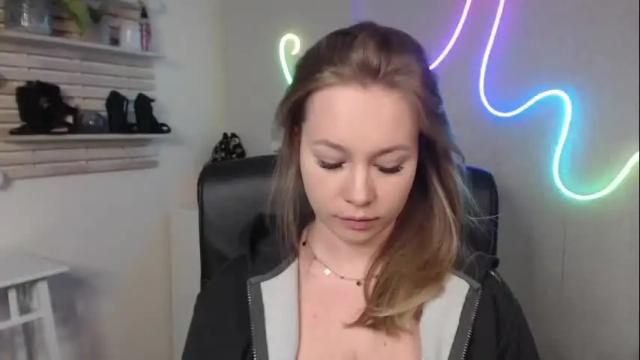 Image 3 of holly_bb95 Stream on Chaturbate on 1 month ago