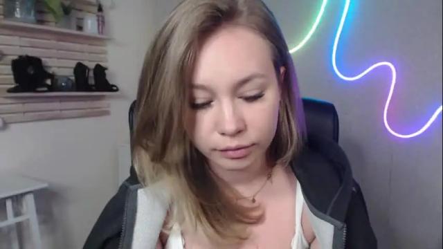 Image 6 of holly_bb95 Stream on Chaturbate on 1 month ago