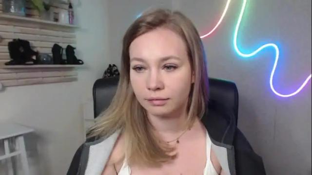 Image 7 of holly_bb95 Stream on Chaturbate on 1 month ago