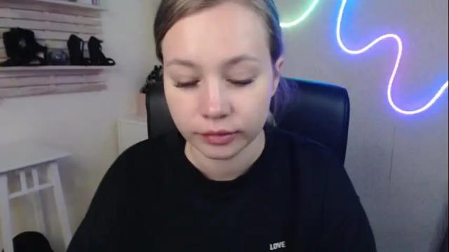 Image 10 of holly_bb95 Stream on Chaturbate on 1 month ago