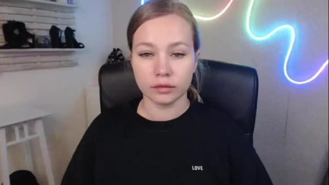 Image 12 of holly_bb95 Stream on Chaturbate on 1 month ago