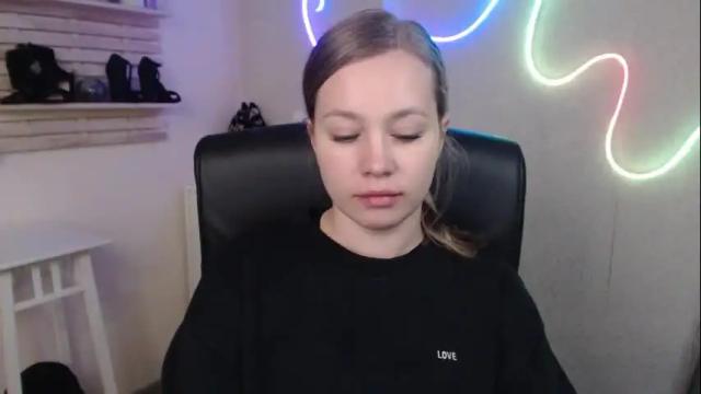 Image 4 of holly_bb95 Stream on Chaturbate on 1 month ago