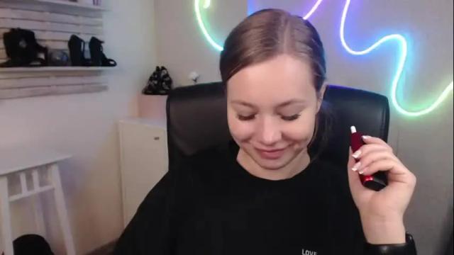Image 8 of holly_bb95 Stream on Chaturbate on 1 month ago