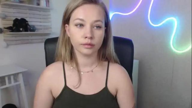 Thumbnail 2, holly_bb95's Stream at Chaturbate, 1 month ago