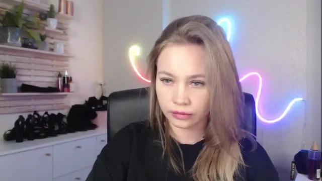 Image 2 of holly_bb95 Stream on Chaturbate on 1 month ago