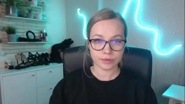 Image 2 of holly_bb95 Stream on Chaturbate on 1 month ago