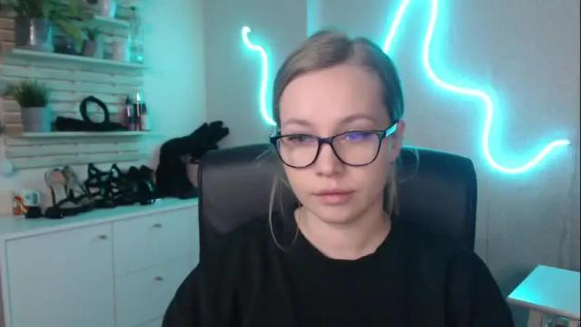 Image 4 of holly_bb95 Stream on Chaturbate on 1 month ago