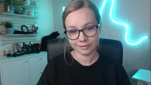 Image 7 of holly_bb95 Stream on Chaturbate on 1 month ago