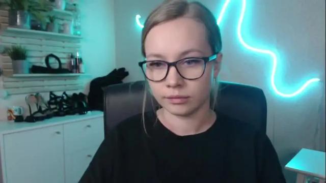 Image 8 of holly_bb95 Stream on Chaturbate on 1 month ago