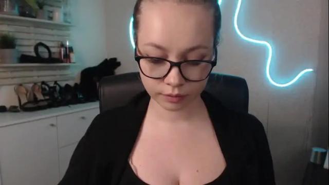 Image 12 of holly_bb95 Stream on Chaturbate on 1 month ago