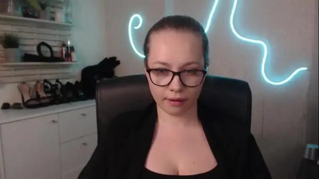 Image 2 of holly_bb95 Stream on Chaturbate on 1 month ago