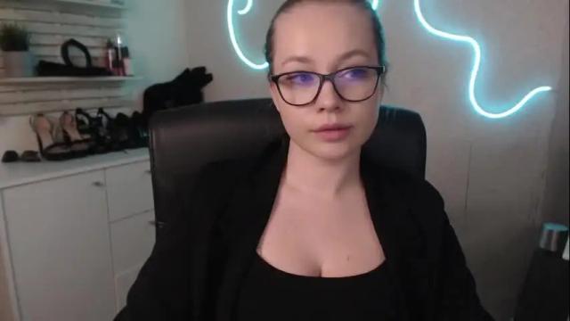 Image 4 of holly_bb95 Stream on Chaturbate on 1 month ago