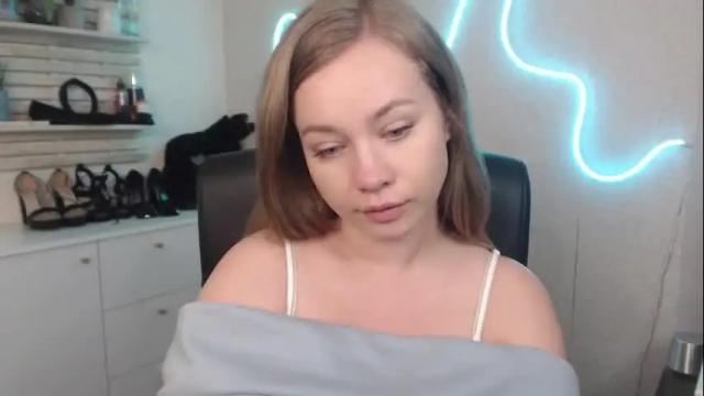 Image 10 of holly_bb95 Stream on Chaturbate on 13 days ago