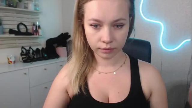 Image 2 of holly_bb95 Stream on Chaturbate on 11 days ago