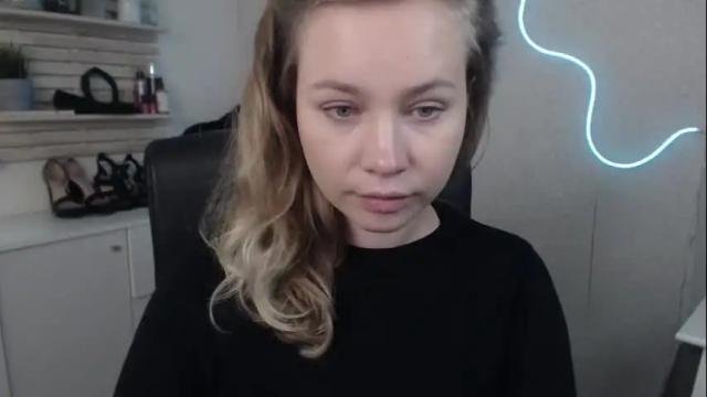 Image 10 of holly_bb95 Stream on Chaturbate on 6 days ago