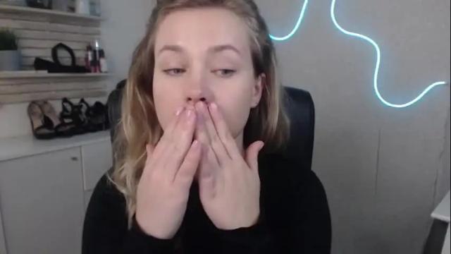 Image 11 of holly_bb95 Stream on Chaturbate on 6 days ago