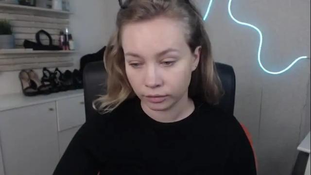 Image 3 of holly_bb95 Stream on Chaturbate on 6 days ago