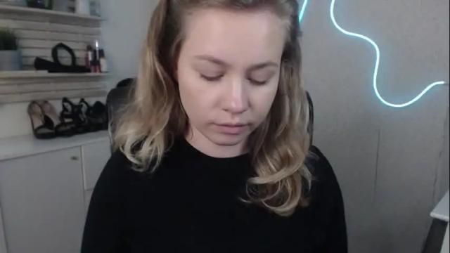 Image 6 of holly_bb95 Stream on Chaturbate on 6 days ago