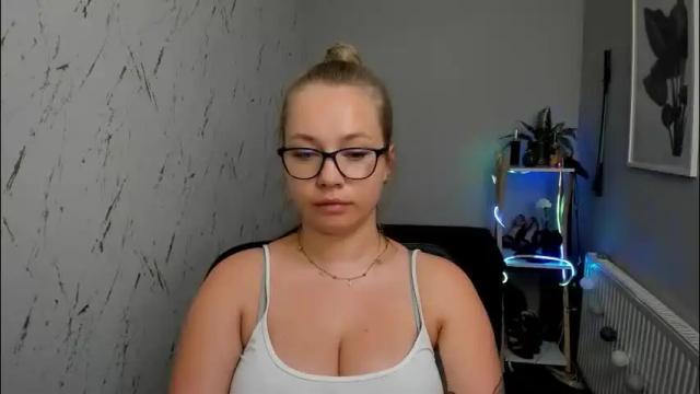 Thumbnail 3, holly_bb95's Stream at Chaturbate, 3 months ago