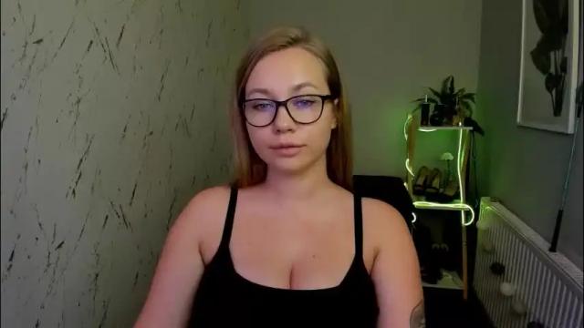 Thumbnail 3, holly_bb95's Stream at Chaturbate, 2 months ago