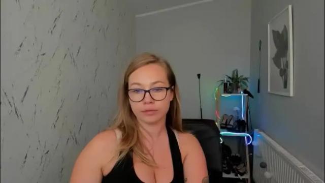 Thumbnail 2, holly_bb95's Stream at Chaturbate, 2 months ago