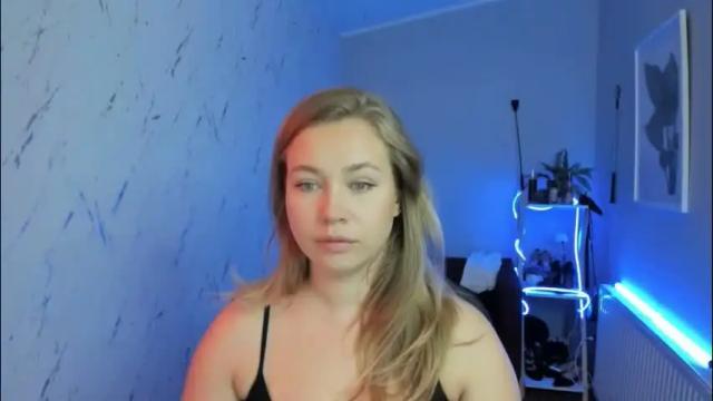 Image 7 of holly_bb95 Stream on Chaturbate on 1 month ago